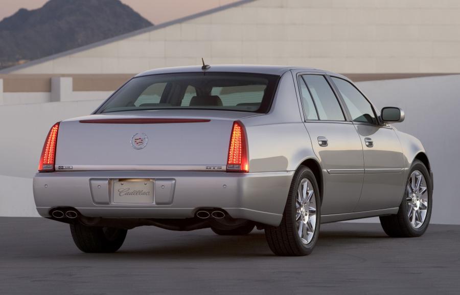  Cadillac DTS 2006 года  (фото 26 из 41)